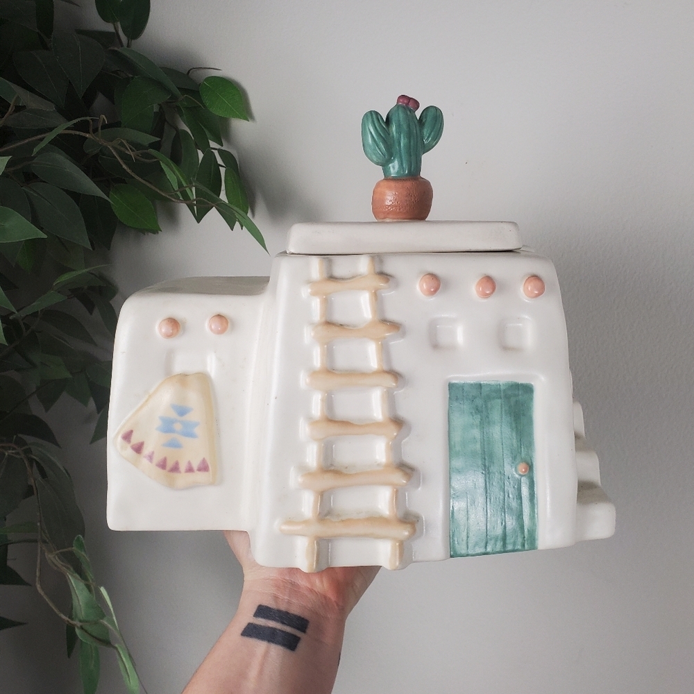Treasure Craft Pueblo Mesa Southwestern Cookie Jar Pastel Color Scheme Large
